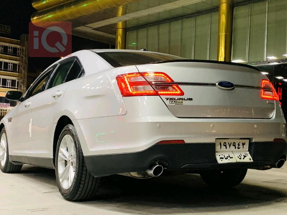 Ford Taurus